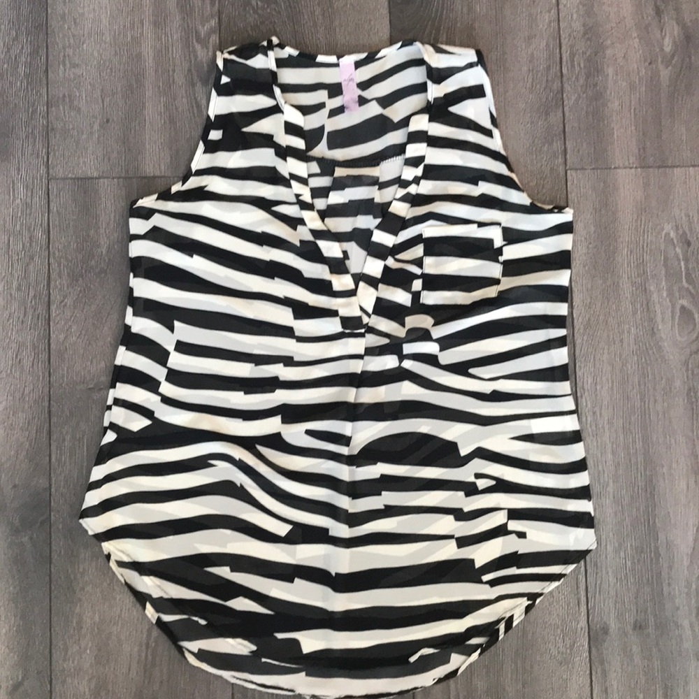 Adorable Francesca’s Zebra Tank